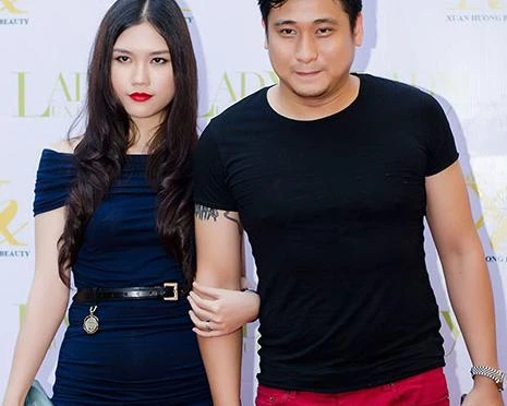 Vợ Minh Tiệp bất ngờ thon thả như người mẫu