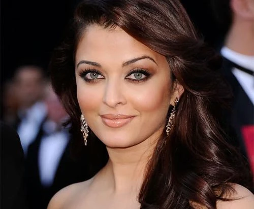 Khoảnh khắc “chết người” của HH đẹp nhất mọi thời đại