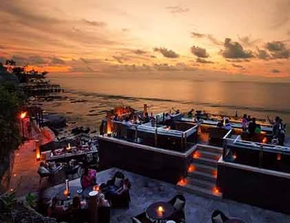 Khám phá những quán bar bãi biển tuyệt đẹp