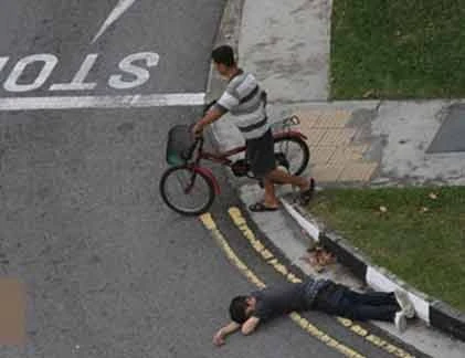 Những hình ảnh hài hước của người say rượu