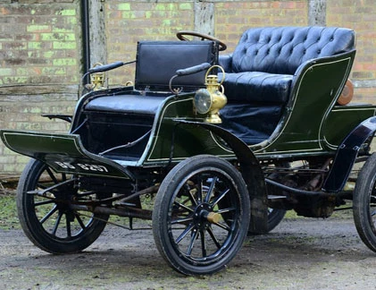 Chiêm ngưỡng bộ sưu tập 16 chiếc xế cổ