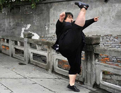 Khoảnh khắc “khó đỡ” của người béo phì