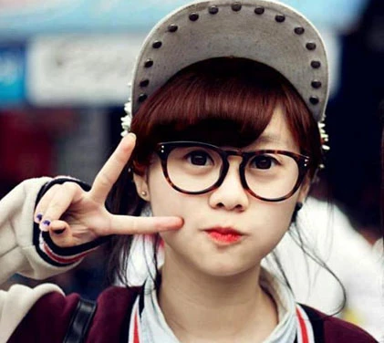 Teen Việt phát sốt với trào lưu “kính Nobita“