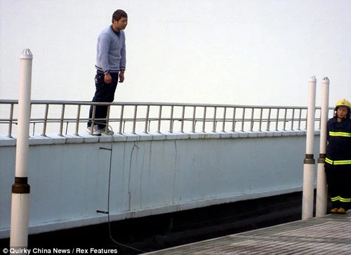 Những vụ tự tử “lãng xẹt” nhất quả đất