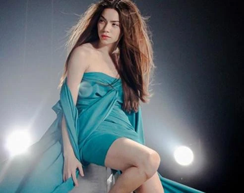 Sao Việt kém quyến rũ vì đầu gối... củ lạc