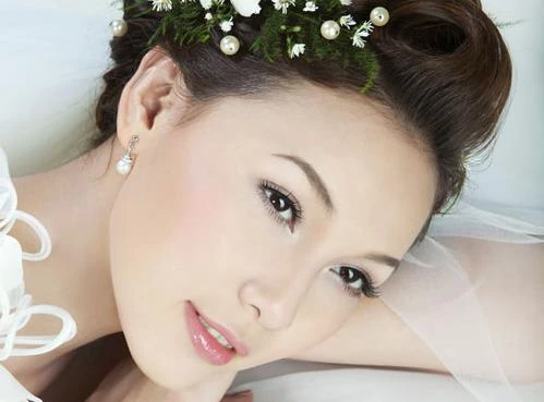 Nhan sắc phụ nữ lộ vận cát - hung (2) 