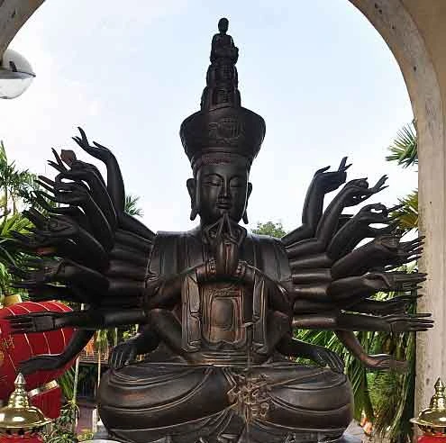 Vẻ đẹp Chùa Văn Điển một chiều cánh nắng che nghiêng…