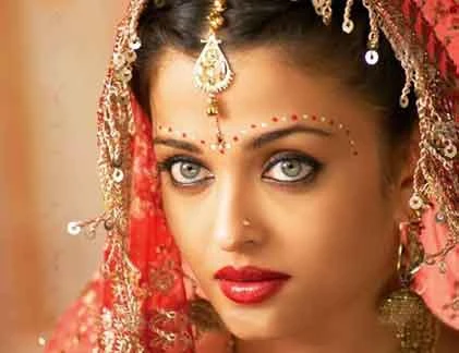 Giải mã chấm đỏ bí ẩn trên trán mỹ nữ Ấn Độ 