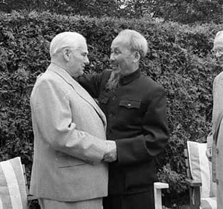 Ảnh cực hiếm: Bác Hồ và chính khách quốc tế