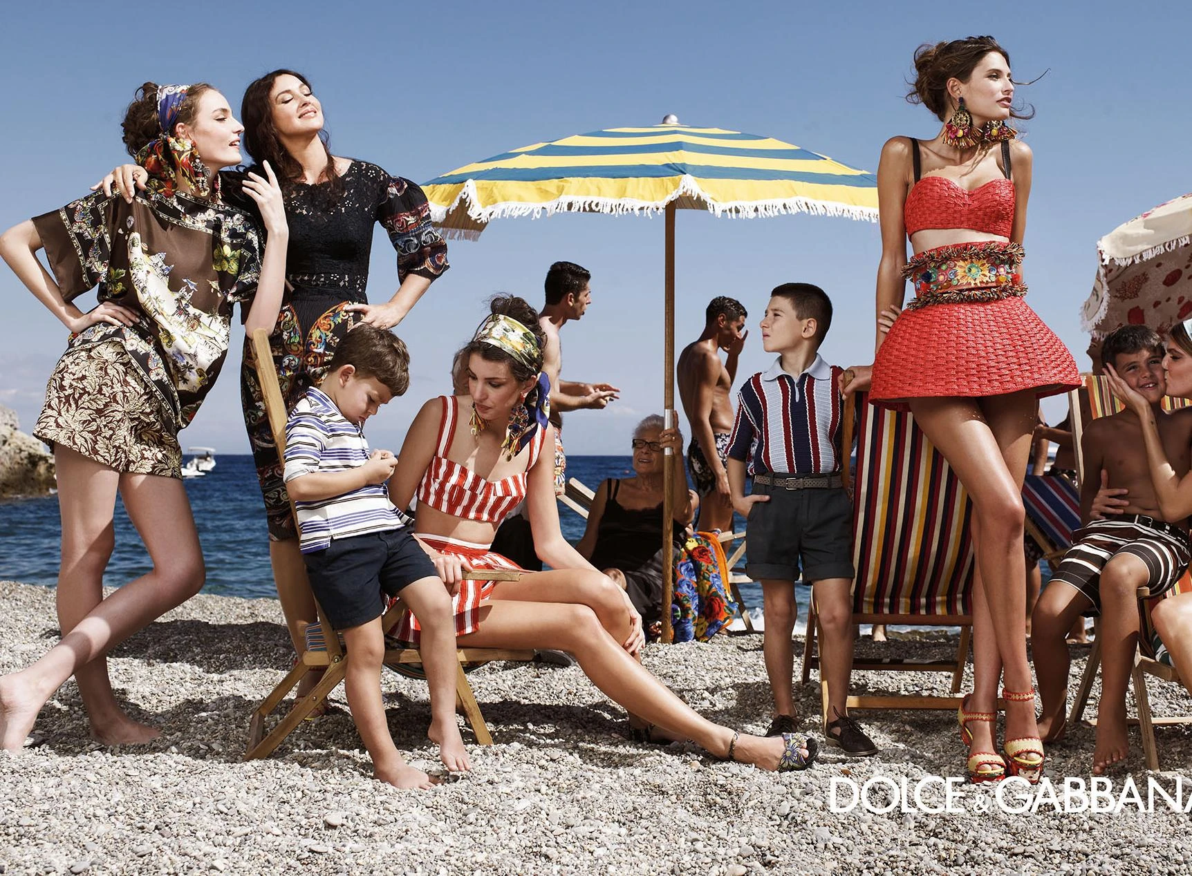 Dolce&Gabbana AdCampain SS 2013: Hạnh phúc sum vầy