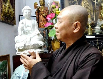 Nhà sư sống với 200 pho tượng Phật cổ quý hiếm