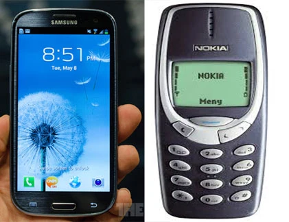 Nokia “cục gạch” khiến Galaxy SIV “bẽ mặt“