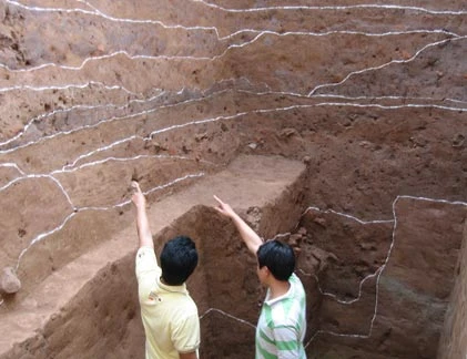 Chùm ảnh ngôi mộ cổ kỳ lạ bên tường thành Hà Nội