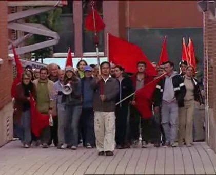 Người biểu tình... bắt đắc dĩ