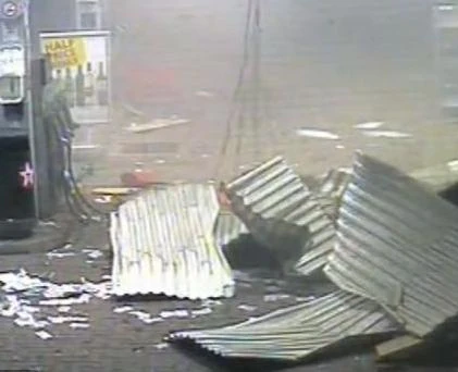 Video: Trộm đánh bom máy ATM để cướp tiền