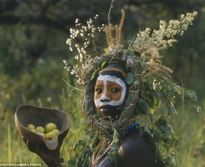 Ảnh hiếm về cuộc sống hoang dã của bộ lạc châu Phi