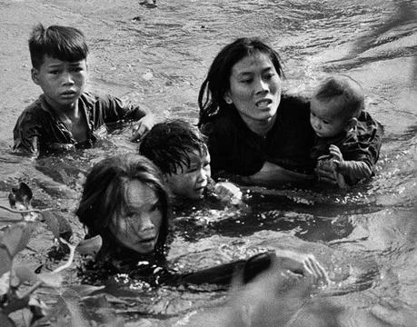 Kinh điển bức ảnh giành giải Pulitzer về chiến tranh VN 