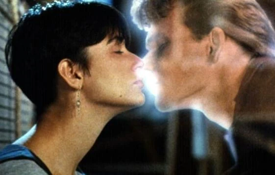 10 nụ hôn không thể rời mắt của điện ảnh thế giới