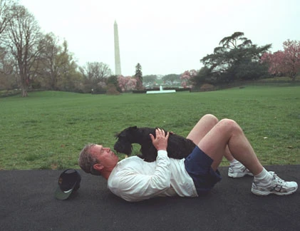 Ngắm chùm ảnh thú cưng vui đùa trong Nhà Trắng