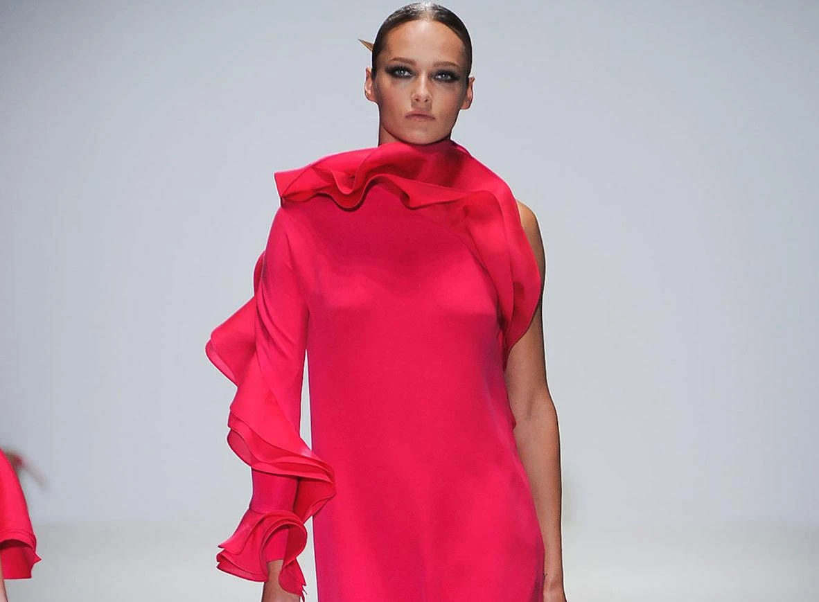 Gucci Xuân Hè 2013: Cuộc nổi loạn của những gam màu neon