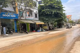 Bắc Ninh: Ngán ngẩm con đường nhếch nhác, bụi bẩn 