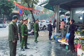 Hà Nội đồng loạt ra quân giành lại vỉa hè, lòng đường