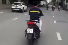 CSGT Hà Nội xử phạt thanh niên đi SH đủ ‘combo’ vi phạm TTATGT