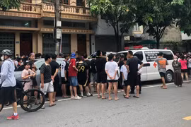 Cảnh sát khám nghiệm hiện trường vụ nổ súng ở Lào Cai khiến 2 người thương vong
