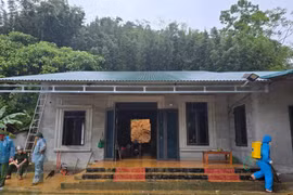 Sạt lở đất đá vùi lấp 3 người trong một gia đình tại Phú Thọ