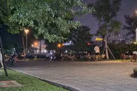 Bắc Ninh: Chiếm dụng không gian hồ điều hòa ở Võ Cường để buôn bán