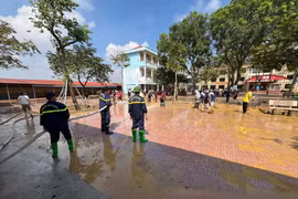Trường học ở Bắc Ninh dọn dẹp sau lũ, chuẩn bị đón học sinh trở lại