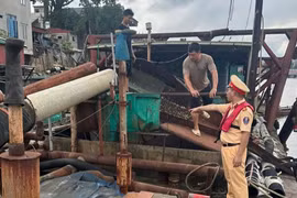 Cảnh sát xử phạt nhiều chủ bến thủy nội địa ở Bắc Ninh