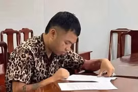 'Khánh Sky' bị bắt khẩn cấp