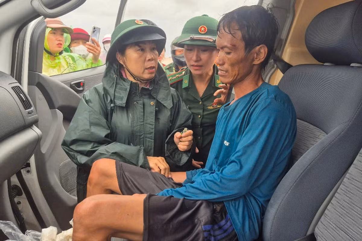 ngu-dan-tau-ca-gap-nanbien-phong-edited-1759026431906.jpg