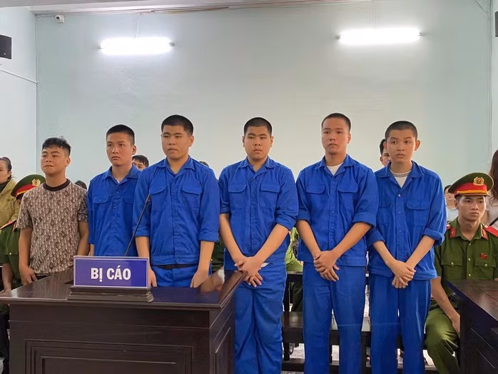 cac-bi-cao-di-kiem-tien-cuop-giat-1758016527274193790047.jpg