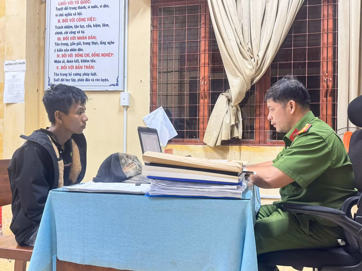 cong-an-xa-hoi-cu-lam-viec-voi-doi-tuong-tran-minh-sang.jpg