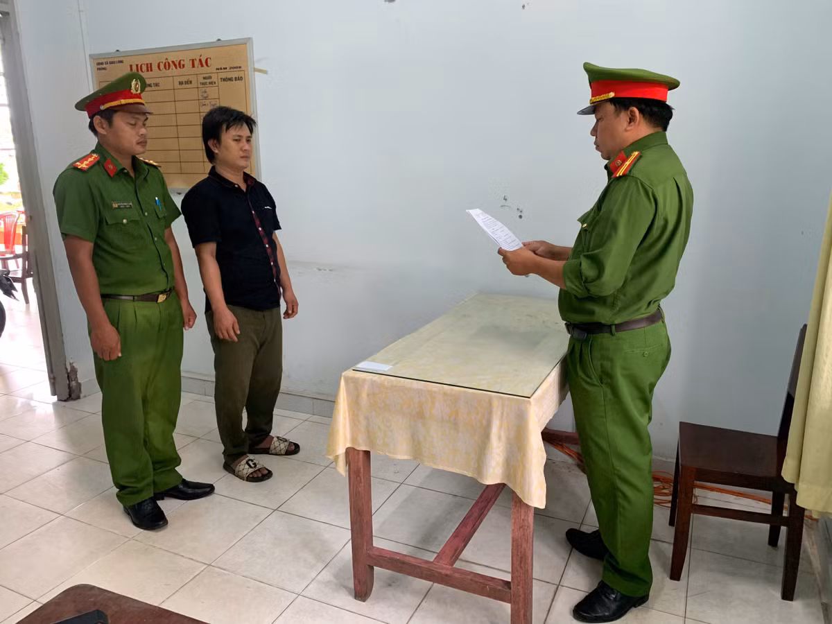 co-quan-canh-sat-dieu-tra-thi-hanh-lenh-bat-voi-qui.jpg