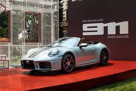 Đại gia Hà Nội chi hơn 10 tỷ tậu Porsche 911 2025 mui trần
