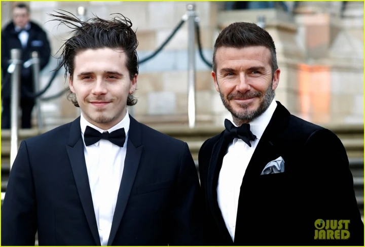 Danh thủ David Beckham và con trai diện trang phục ton sur ton chất lừ