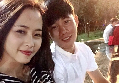 Ấn tượng gu thời trang sang chảnh của bạn gái cầu thủ Minh Vương