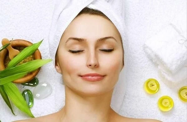 8 mẹo làm đẹp hữu ích giúp bạn trẻ ra cả chục tuổi