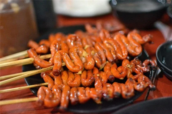 Sốc với những món ăn lạ độc của Philippines
