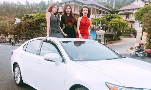 Cuộc sống "sang chảnh" đáng mơ ước của 3 chị em họ Hồ