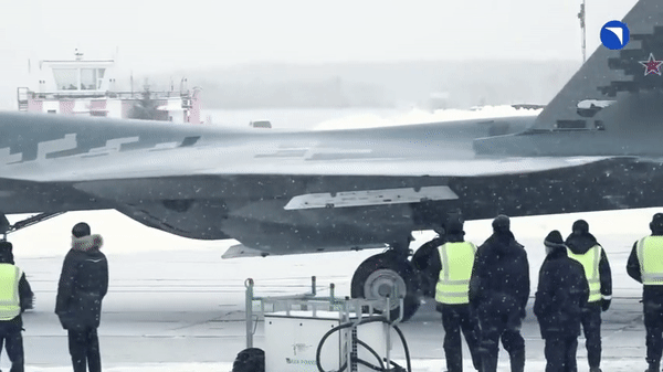 Đầu năm 2018, Nga triển khai Su-57 tới thử nghiệm trên chiến trường Syria. Hồi tháng 6/2019, Bộ Quốc phòng Nga quyết định đặt mua 76 tiêm kích Su-57, dưới sự chứng kiến của Tổng thống Vladimir Putin.