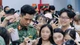 Hàng trăm người vây quanh "nam thần quân đội" Lê Hoàng Hiệp