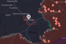 Kênh Deep State của AFU cho biết, RFAF đang tổ chức bao vây với thành phố Konstantinovka từ sườn phía nam và phía bắc. Chiến thuật này đã trở thành tiêu chuẩn của RFAF, khi họ tiến công các khu vực kiên cố của AFU.