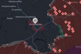 Kênh Deep State của AFU cho biết, RFAF đang tổ chức bao vây với thành phố Konstantinovka từ sườn phía nam và phía bắc. Chiến thuật này đã trở thành tiêu chuẩn của RFAF, khi họ tiến công các khu vực kiên cố của AFU.