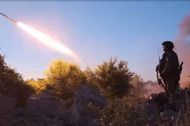 Nga tấn công mạnh ở Nam Donetsk, Ukraine rút khỏi Mirnoye 