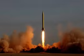 Iran đối mặt với thách thức lớn trong chiến tranh tên lửa với Israel