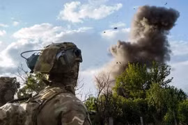 Lữ đoàn Azov số 12 phản công quyết liệt, Nga sử dụng không quân ngăn chặn 